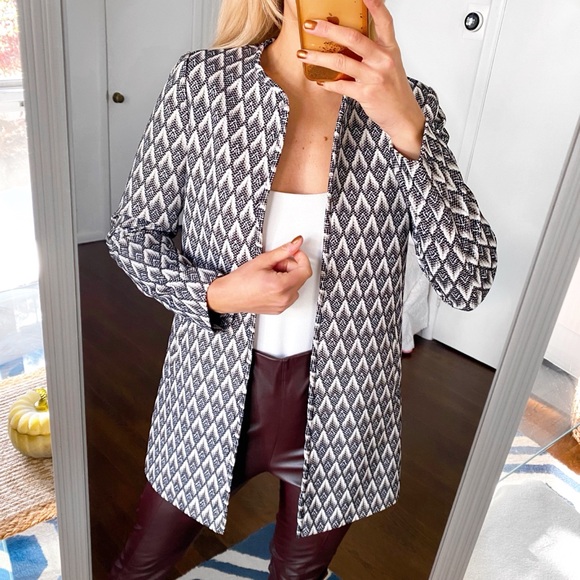 🖤 H&M BLACK WHITEE CHEVRON JACKET! - Picture 5 of 11